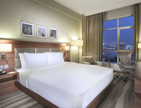 Hilton Garden Inn Dubai Al Muraqabat