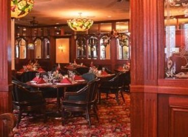 Chances R Restaurant and Lounge