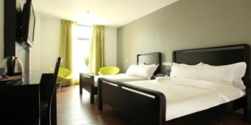Crossroads Hotel