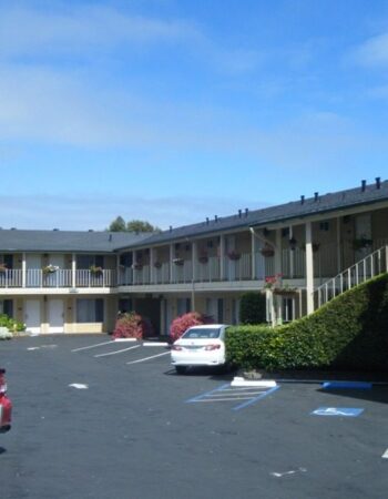 El Adobe Inn