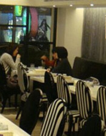 Dazzling Cafe