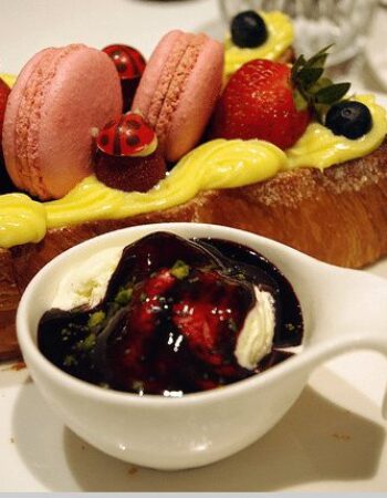 Dazzling Cafe