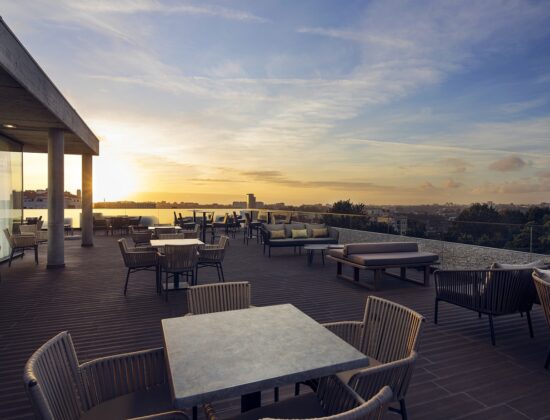 Boeira Garden Hotel Porto Gaia, Curio Collection by Hilton
