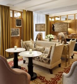 Le Belgrand Hotel Paris Champs Elysees, Tapestry Collection by Hilton