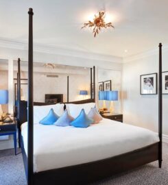 The Waldorf Hilton, London