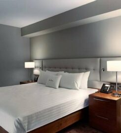DoubleTree by Hilton Lincoln