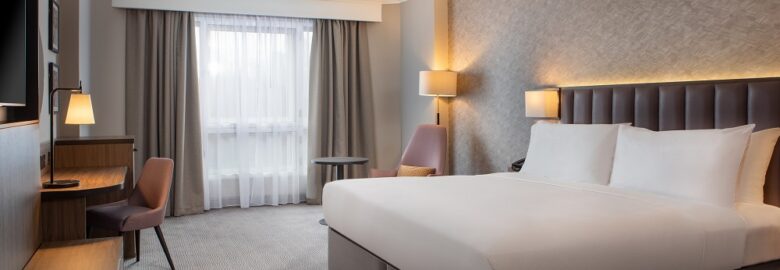 DoubleTree by Hilton Dartford Bridge