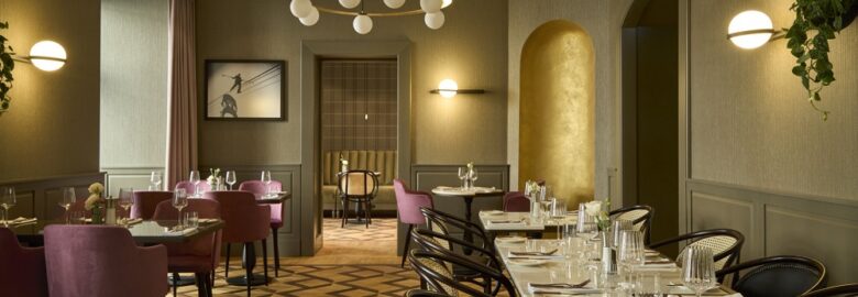 Regale Bar & Restaurant