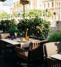 ÉMILE Restaurant and Bar