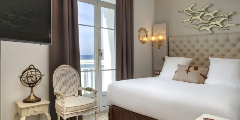 Grand Hotel des Sablettes Plage, Curio Collection by Hilton